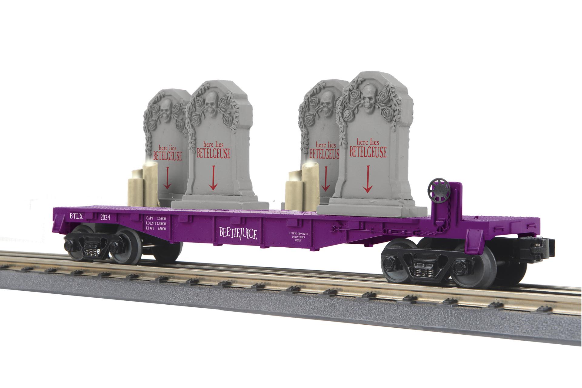 RailKing Flat Car with Headstones & Flickering Lighted Candles